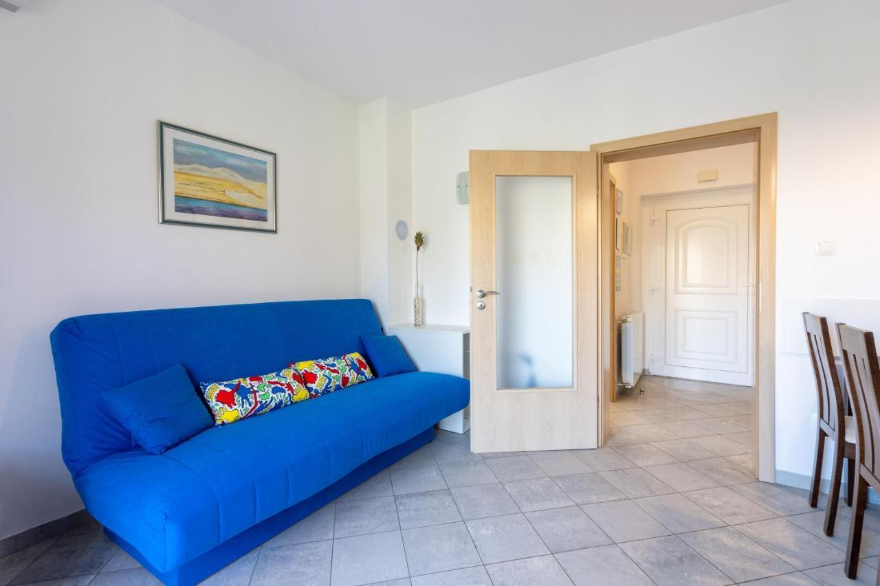Apartments Vesna Малинска Екстериор снимка