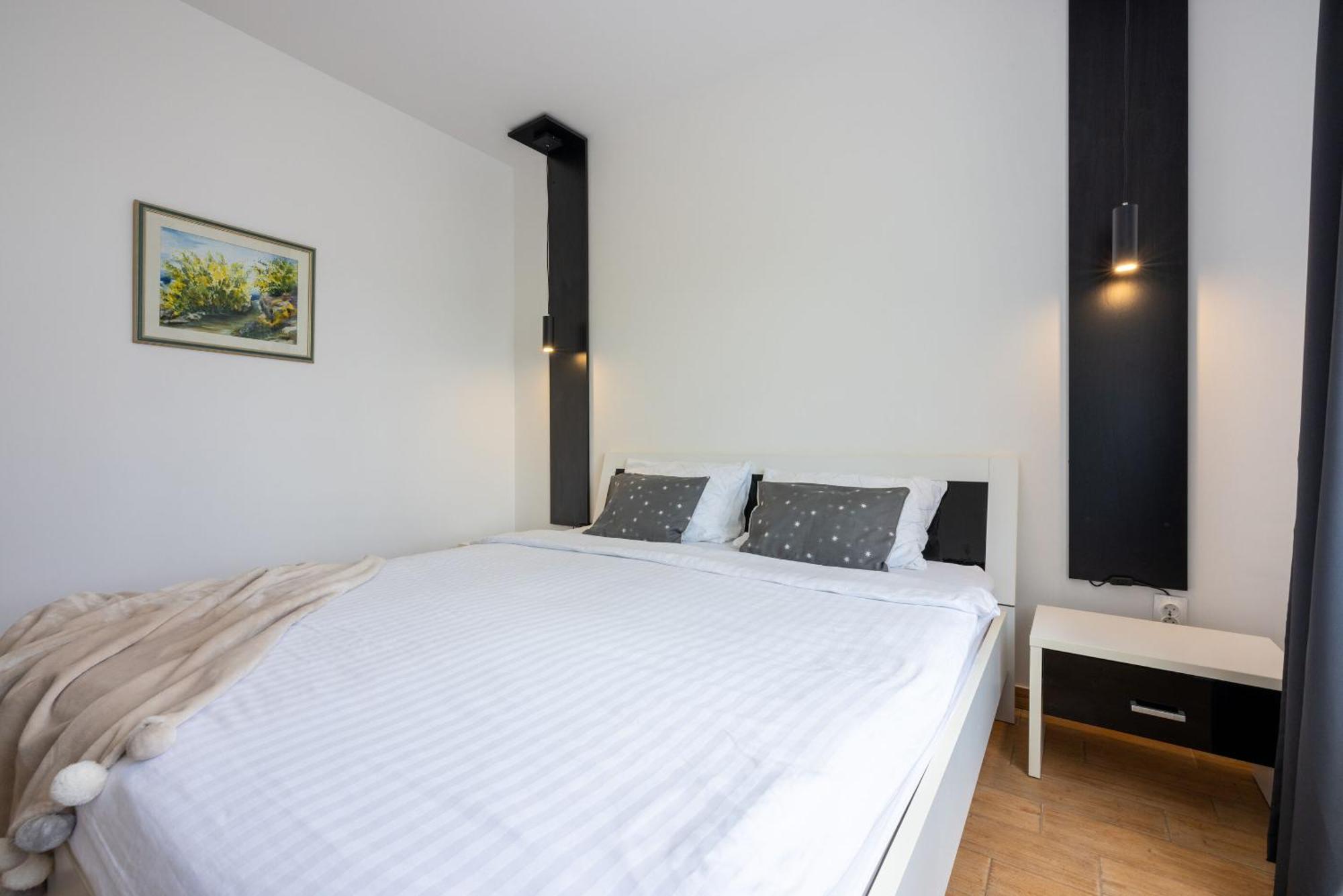 Apartments Vesna Малинска Екстериор снимка