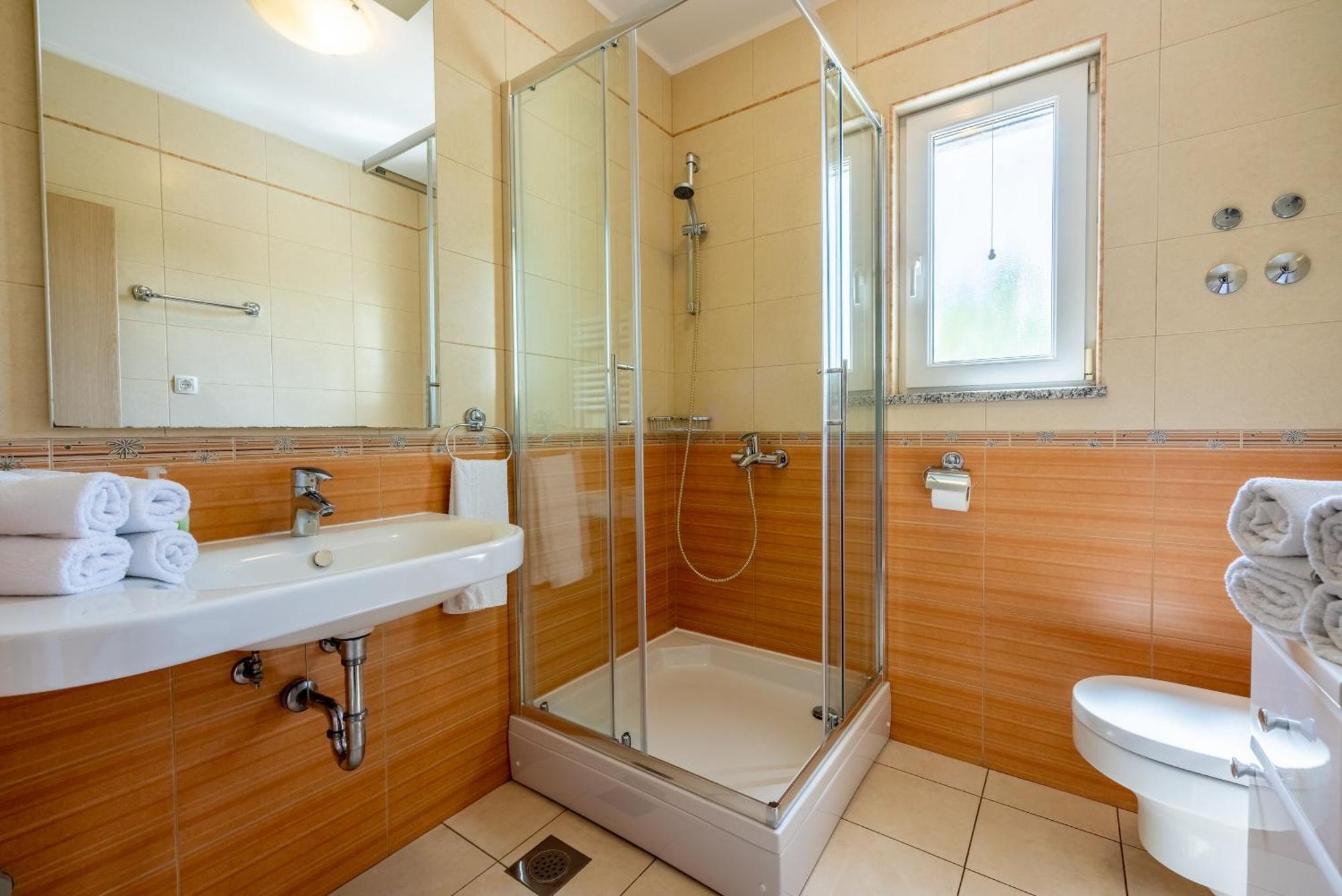 Apartments Vesna Малинска Екстериор снимка