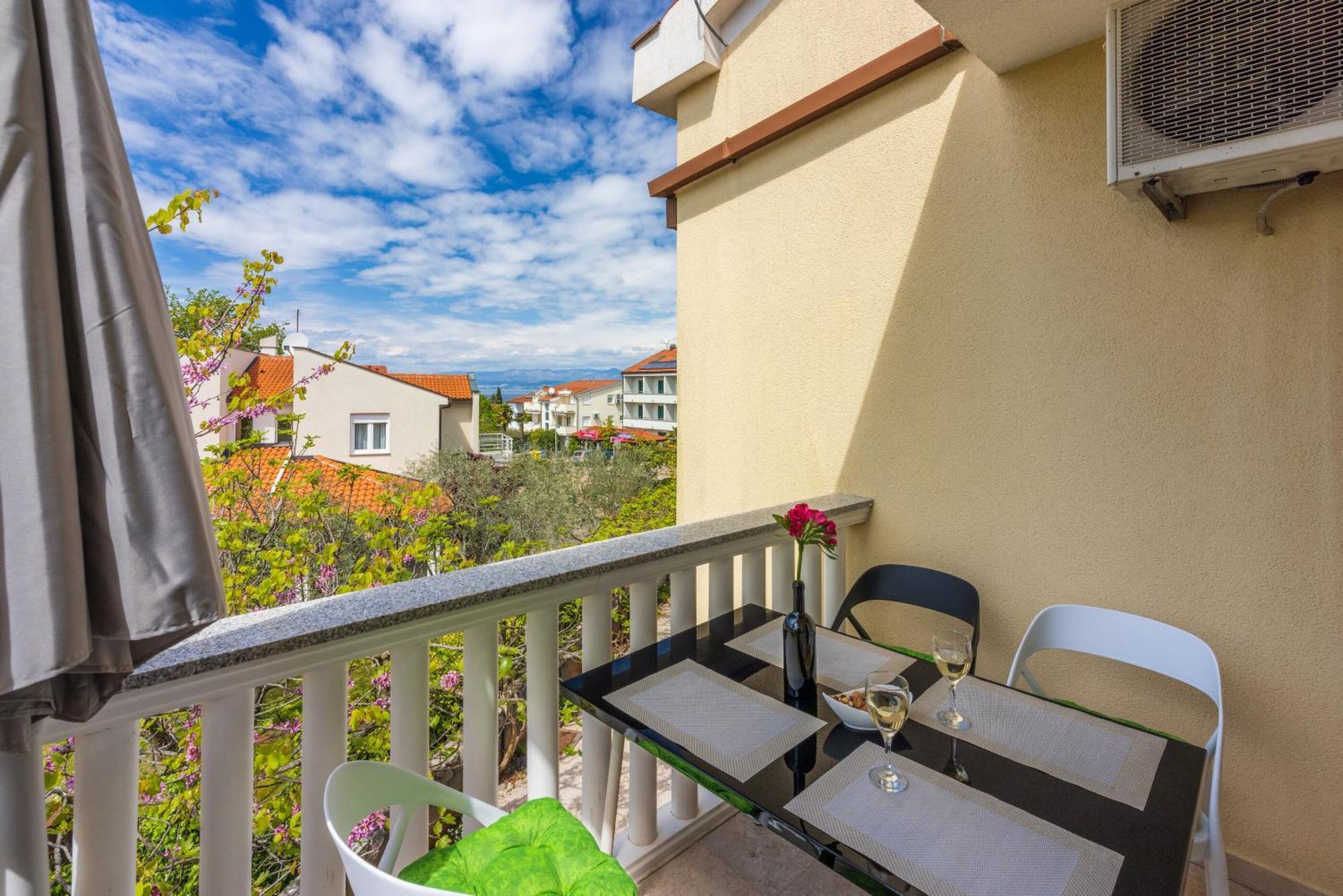 Apartments Vesna Малинска Екстериор снимка