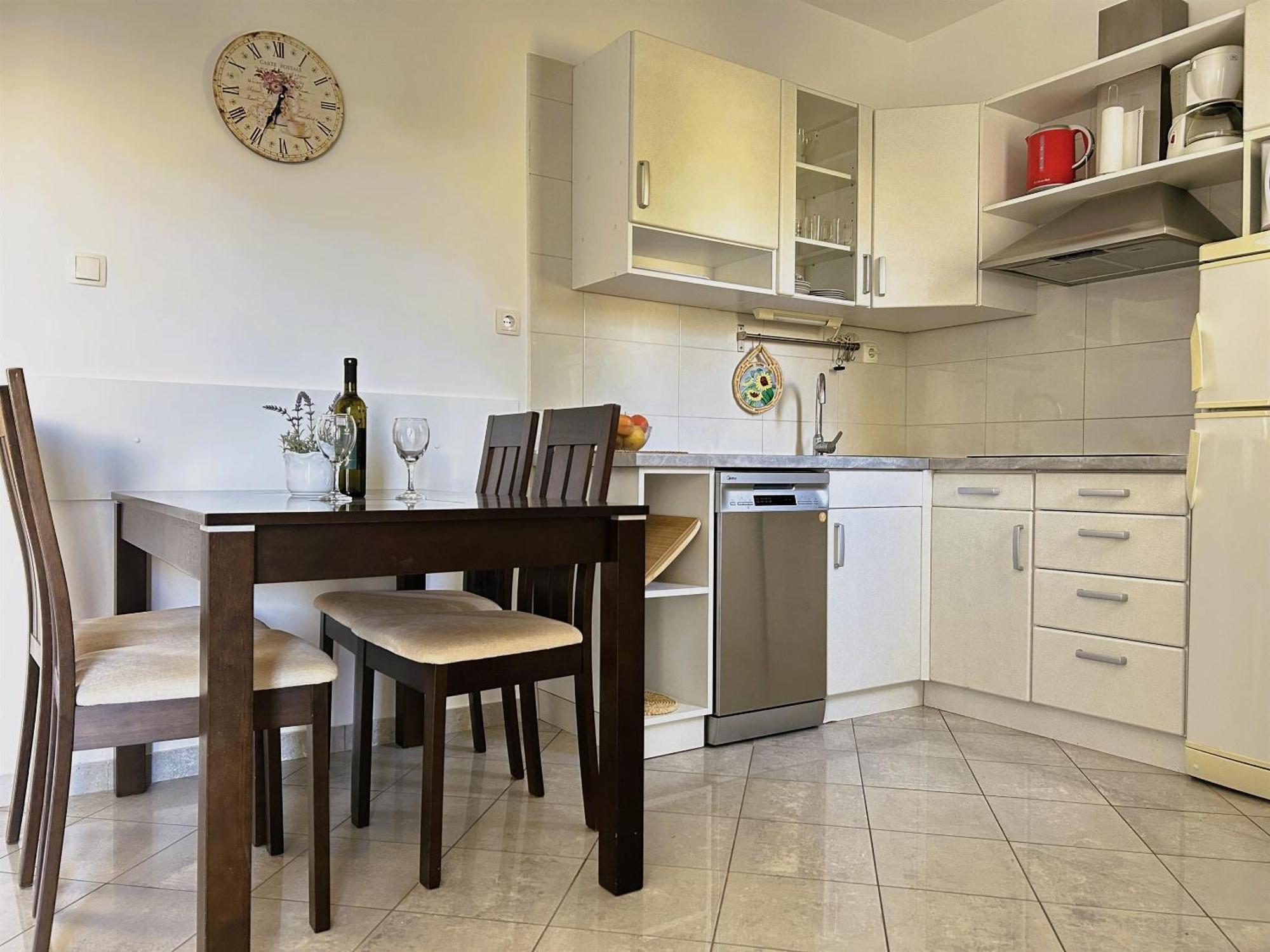 Apartments Vesna Малинска Екстериор снимка
